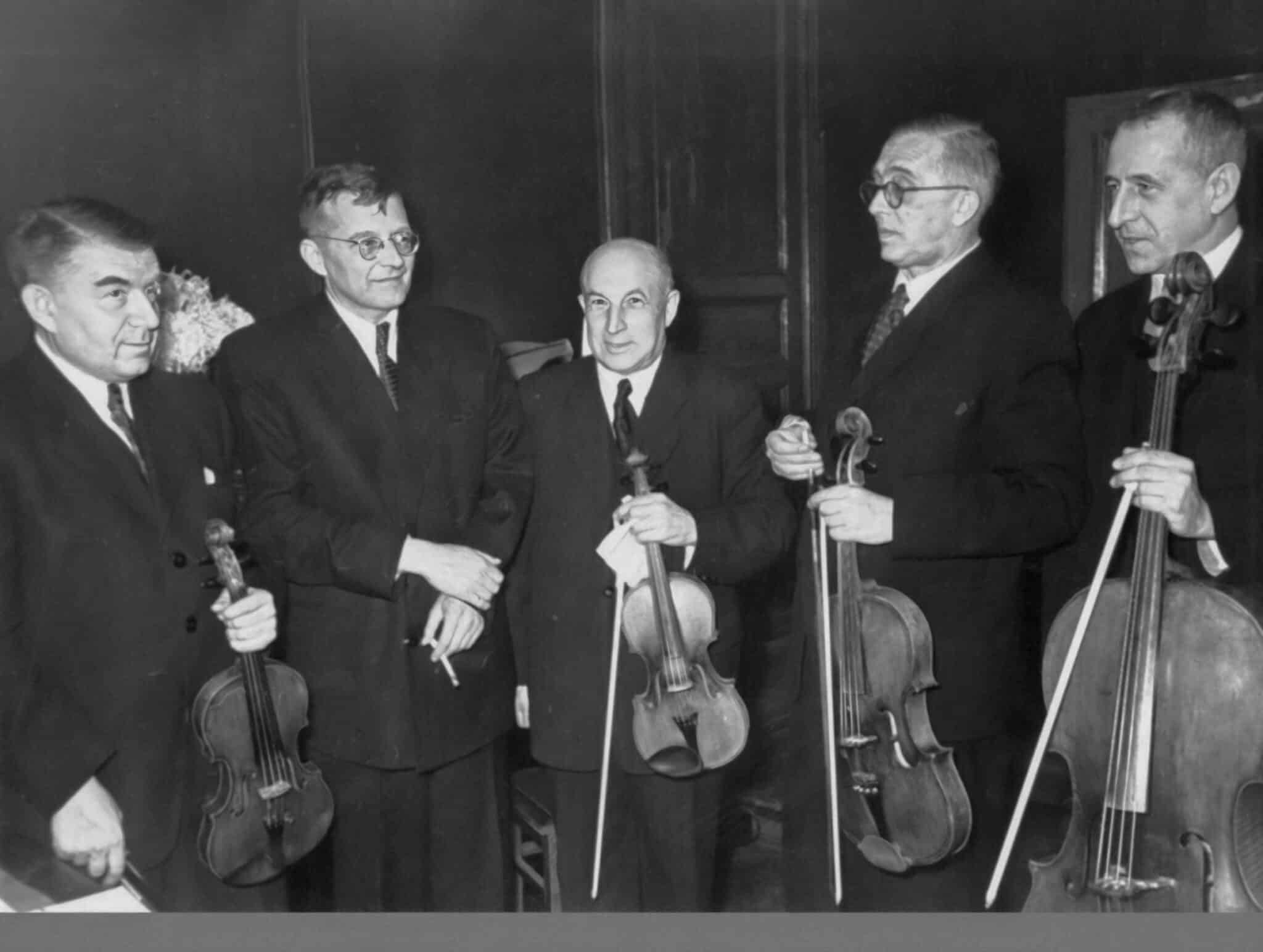 Sandrine, Rémi et Pierre jouant le Dumky